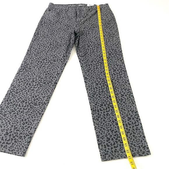 STYLE & CO Women’s Straight Leg Jeans - Picture 10 of 11